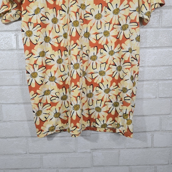 Super Massive super cute floral tee - Picture 7 of 12